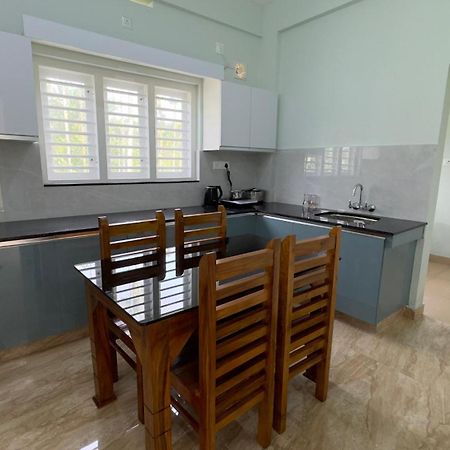The Karlyle Homestay Vaduvanchal ภายนอก รูปภาพ